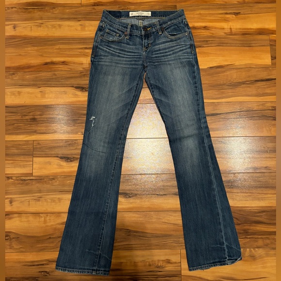 Abercrombie & Fitch Boot Cut Light Wash Jeans Size 24 - Picture 2 of 5